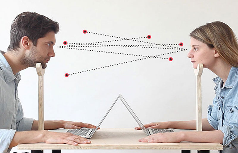 Giao tiếp bằng mắt tạo ấn tượng với khách hàng (nguồn: dinhhuonghuongnghiep.com)